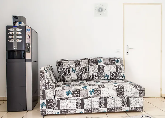 Veda Elegant Πανσιόν