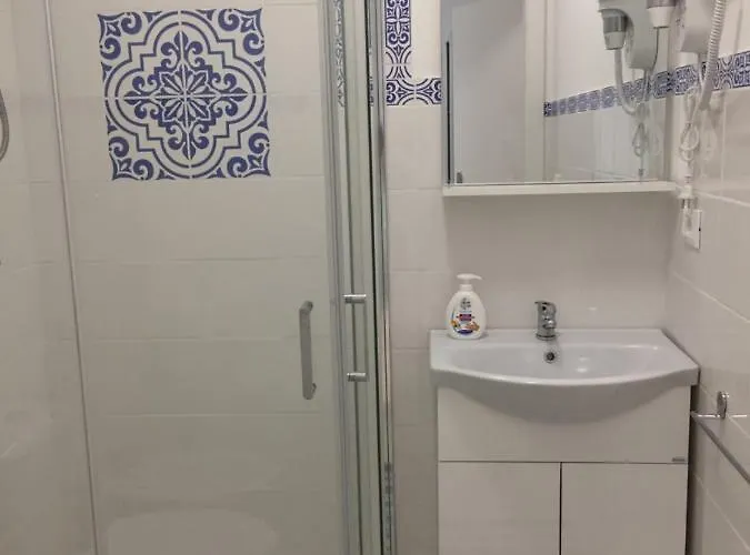 Veda Elegant Πανσιόν